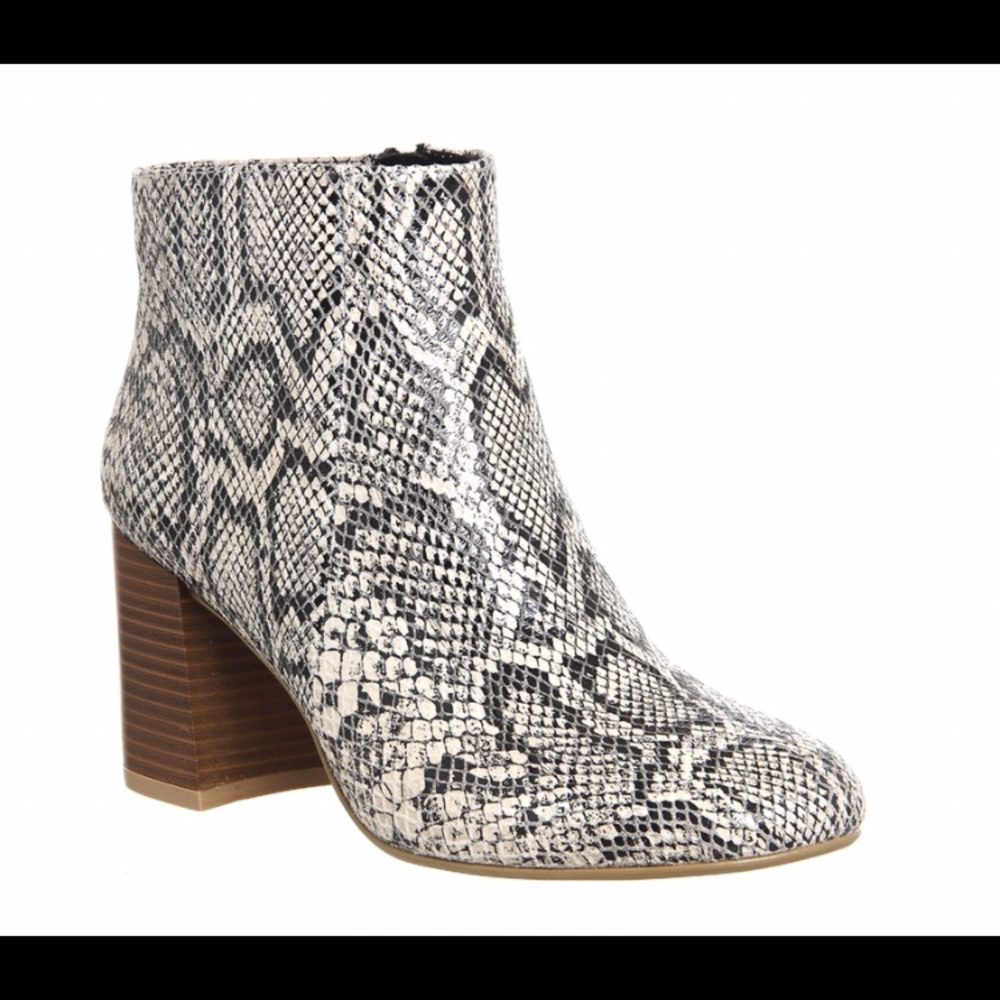 Vagabond kaley snakeskin ankle boots